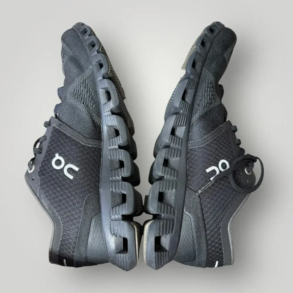 ON Running Cloud Women’s Shoes – Size W7.5 – Black – Pre-Owned - Picture 5 of 11